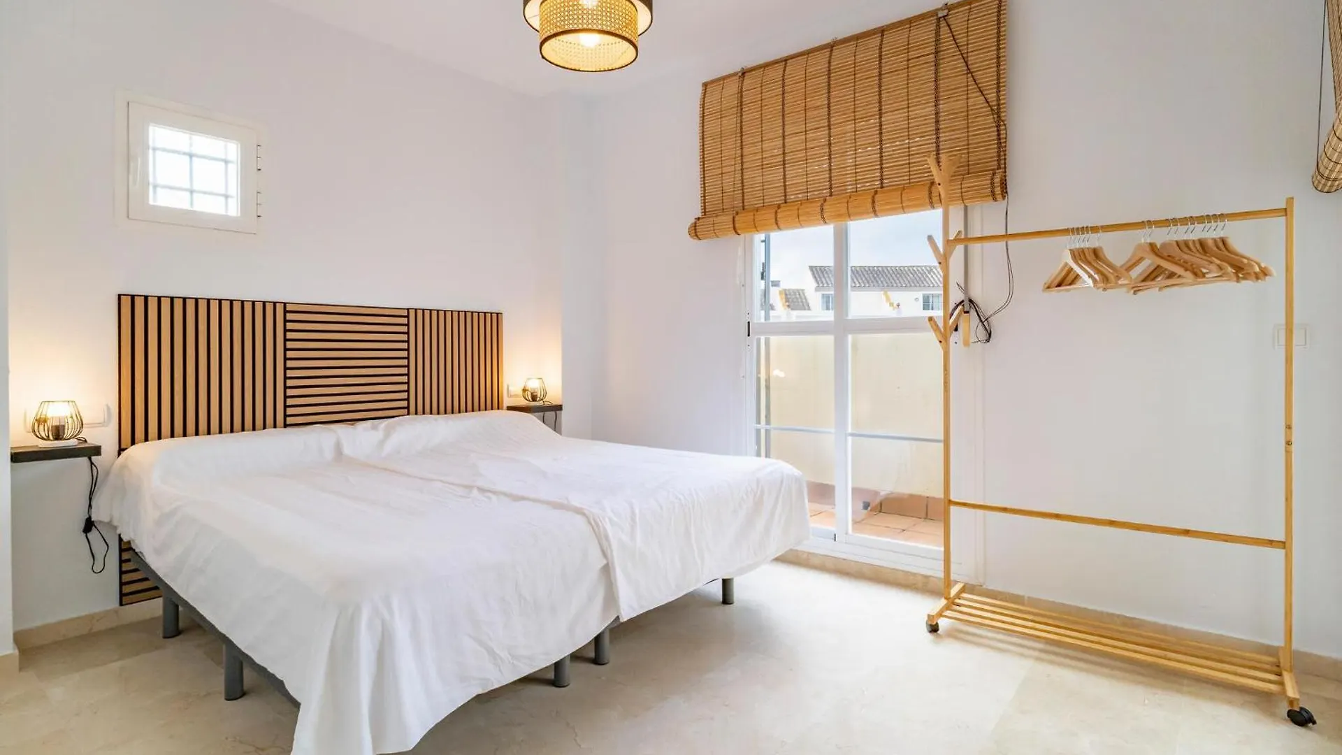 Awesome Home In San Luis De Sabinillas 0*,  Espagne