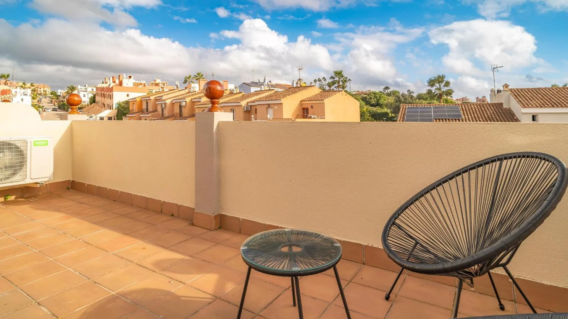 Awesome Home In San Luis De Sabinillas Espagne